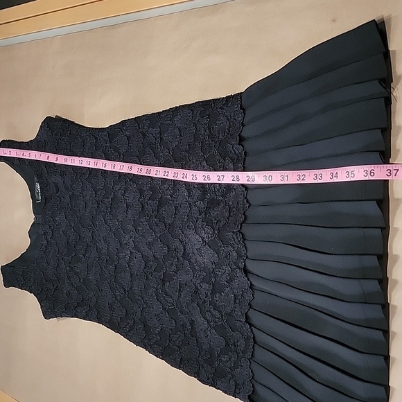 Molly Malloy Evening, Size 6 Vintage Black Lace Overlay Cocktail Evening Dress - Picture 11 of 12